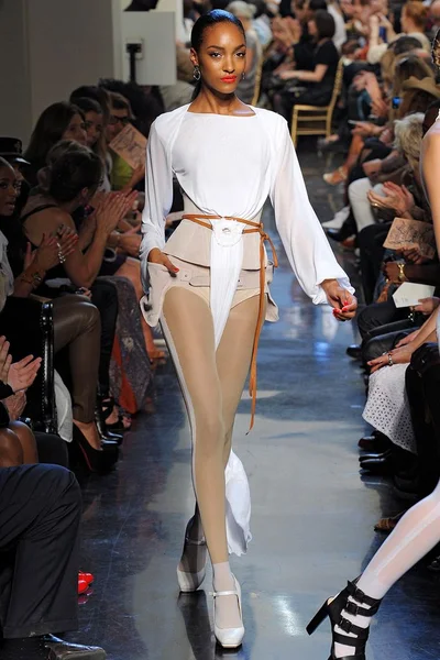 Look 74